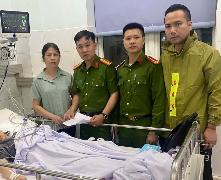 Công an thị trấn Cát Hải (huyện Cát Hải): Kịp thời cứu cháu bé nhảy xuống biển tự tử